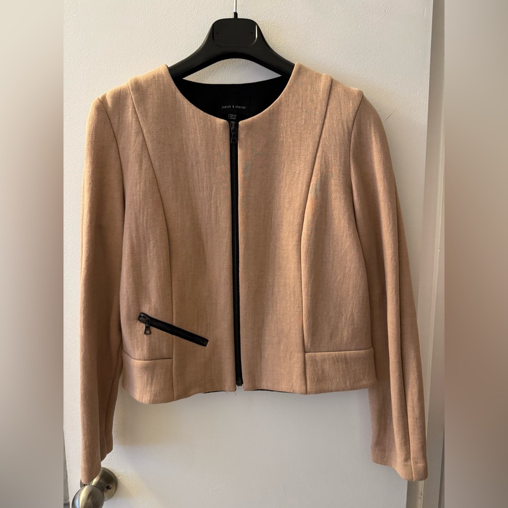 Last Chance: Pink nude cropped blazer with zip